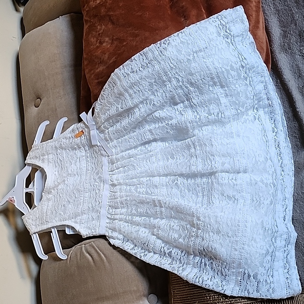 Sleeveless ivory lace dress (new with tags)